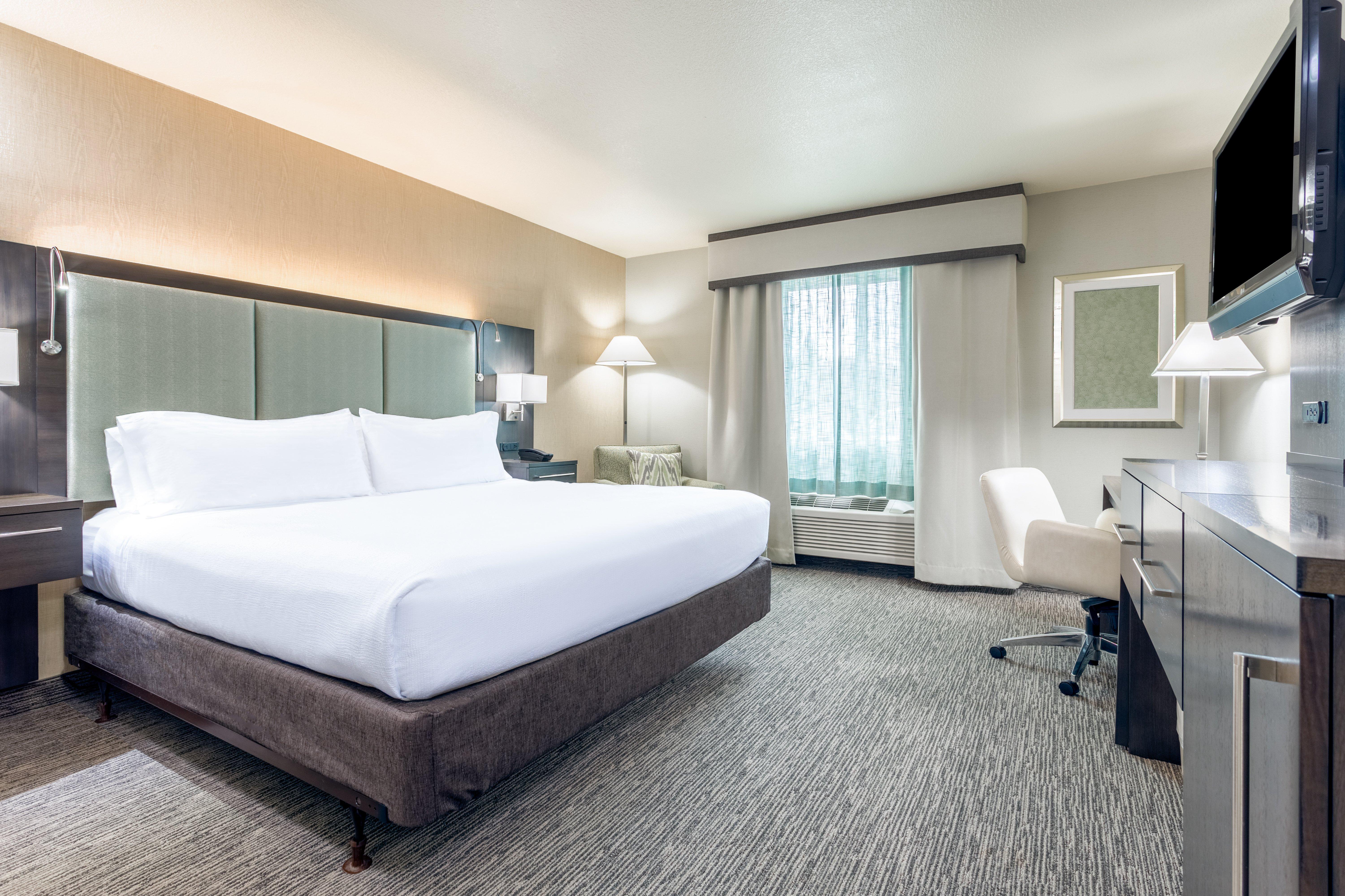 Holiday Inn Auburn By Ihg Bagian luar foto