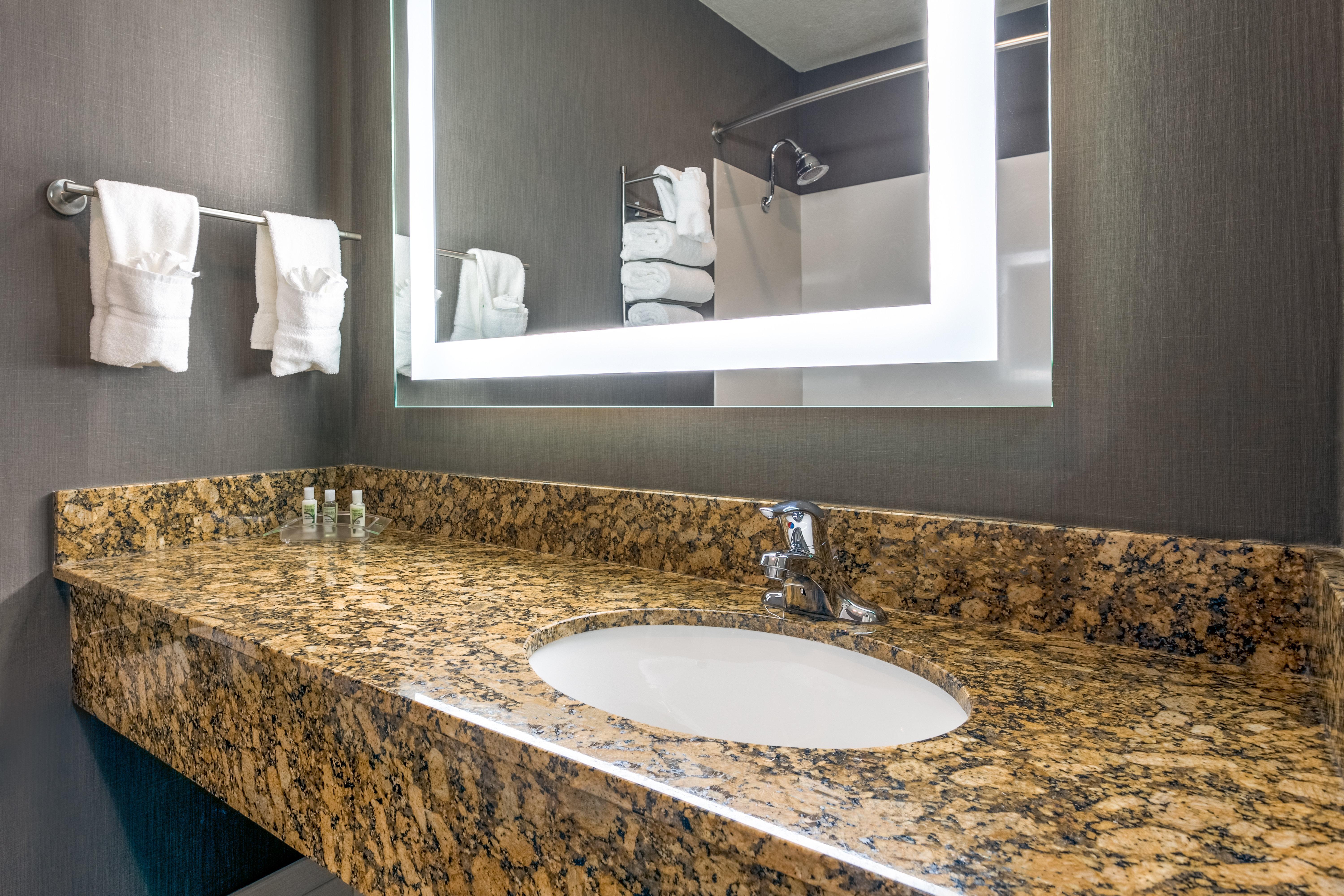 Holiday Inn Auburn By Ihg Bagian luar foto