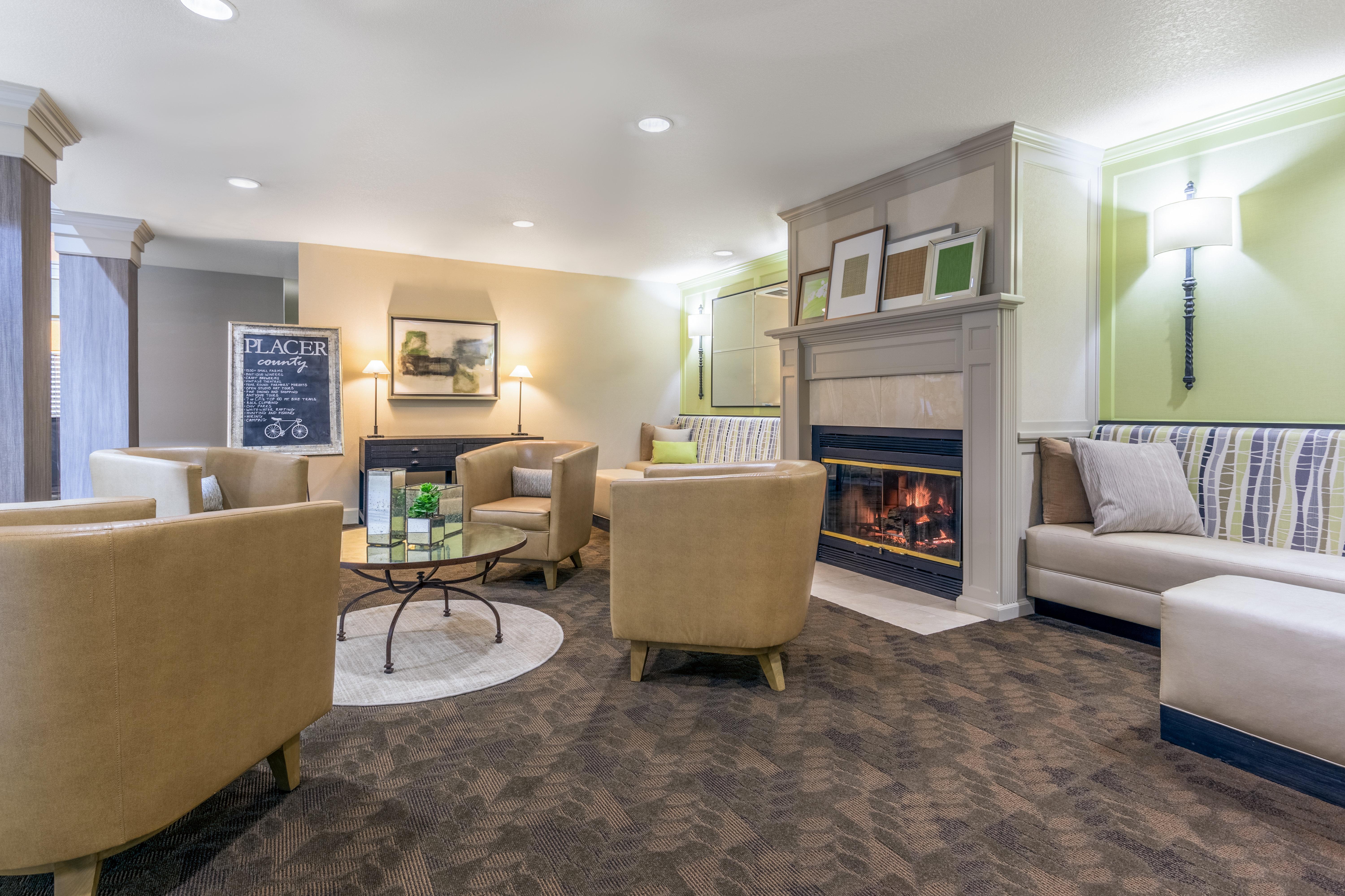 Holiday Inn Auburn By Ihg Bagian luar foto