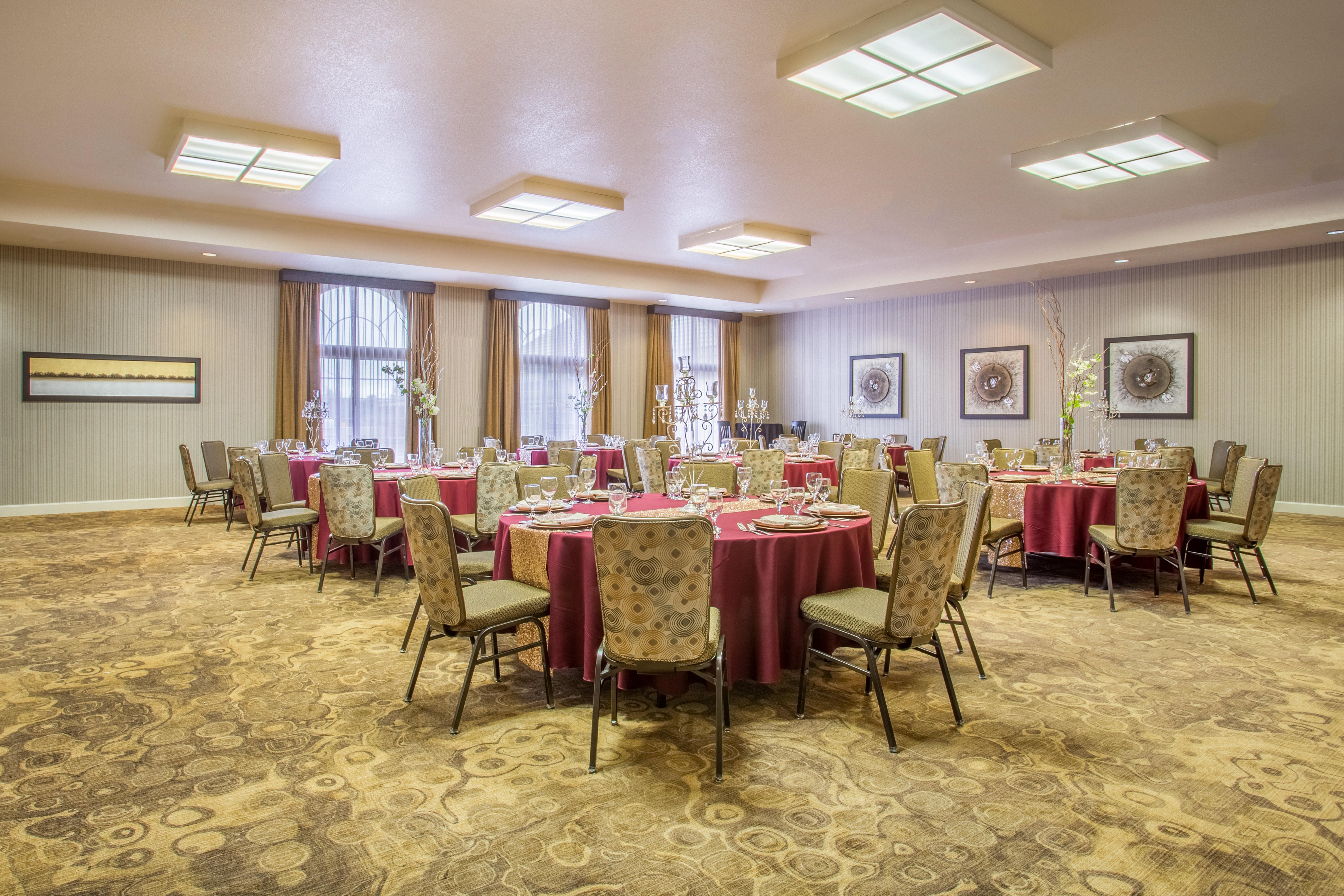 Holiday Inn Auburn By Ihg Bagian luar foto