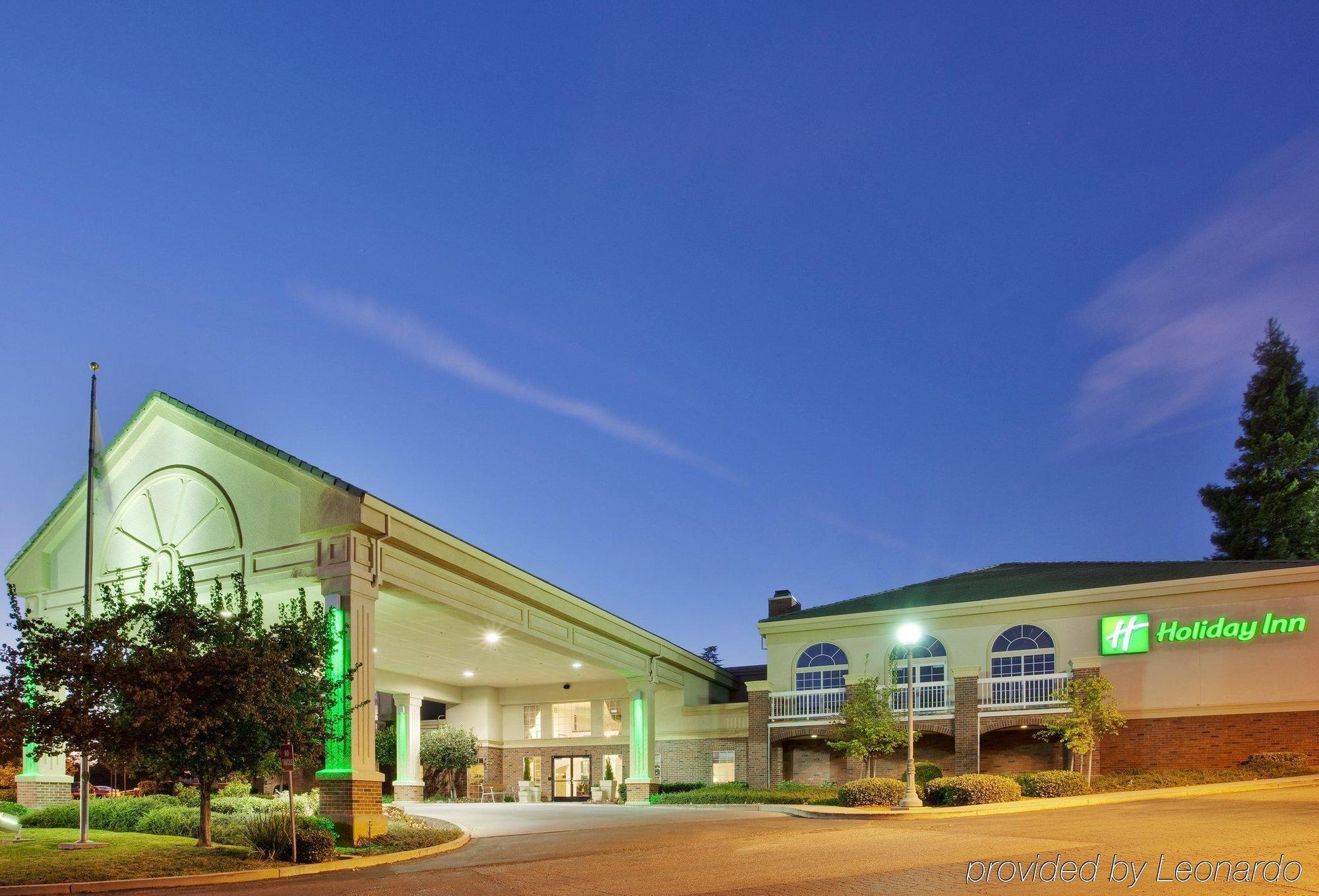 Holiday Inn Auburn By Ihg Bagian luar foto