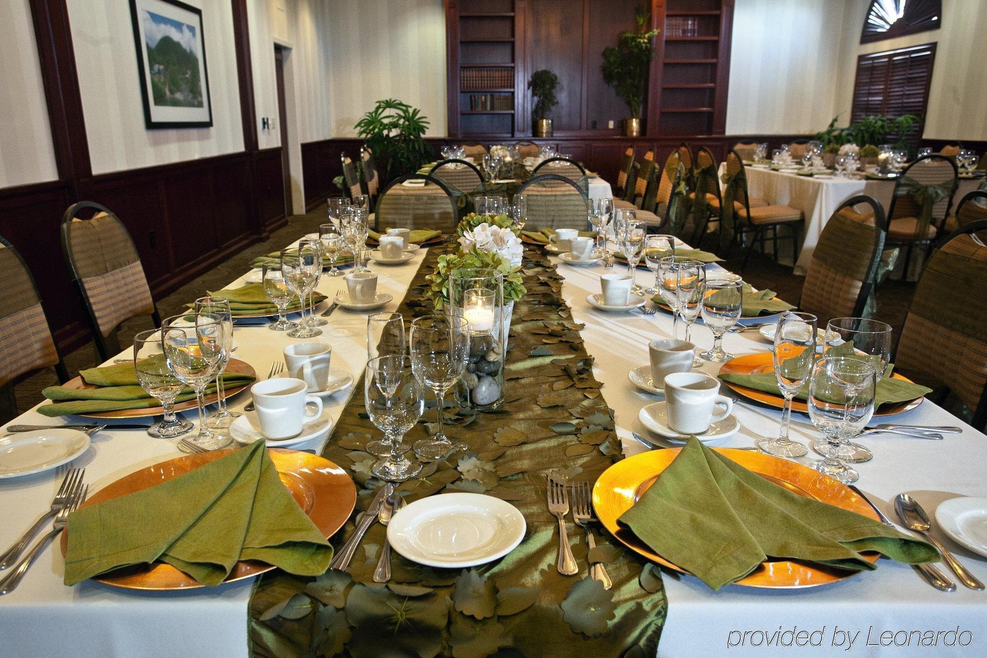 Holiday Inn Auburn By Ihg Bagian luar foto