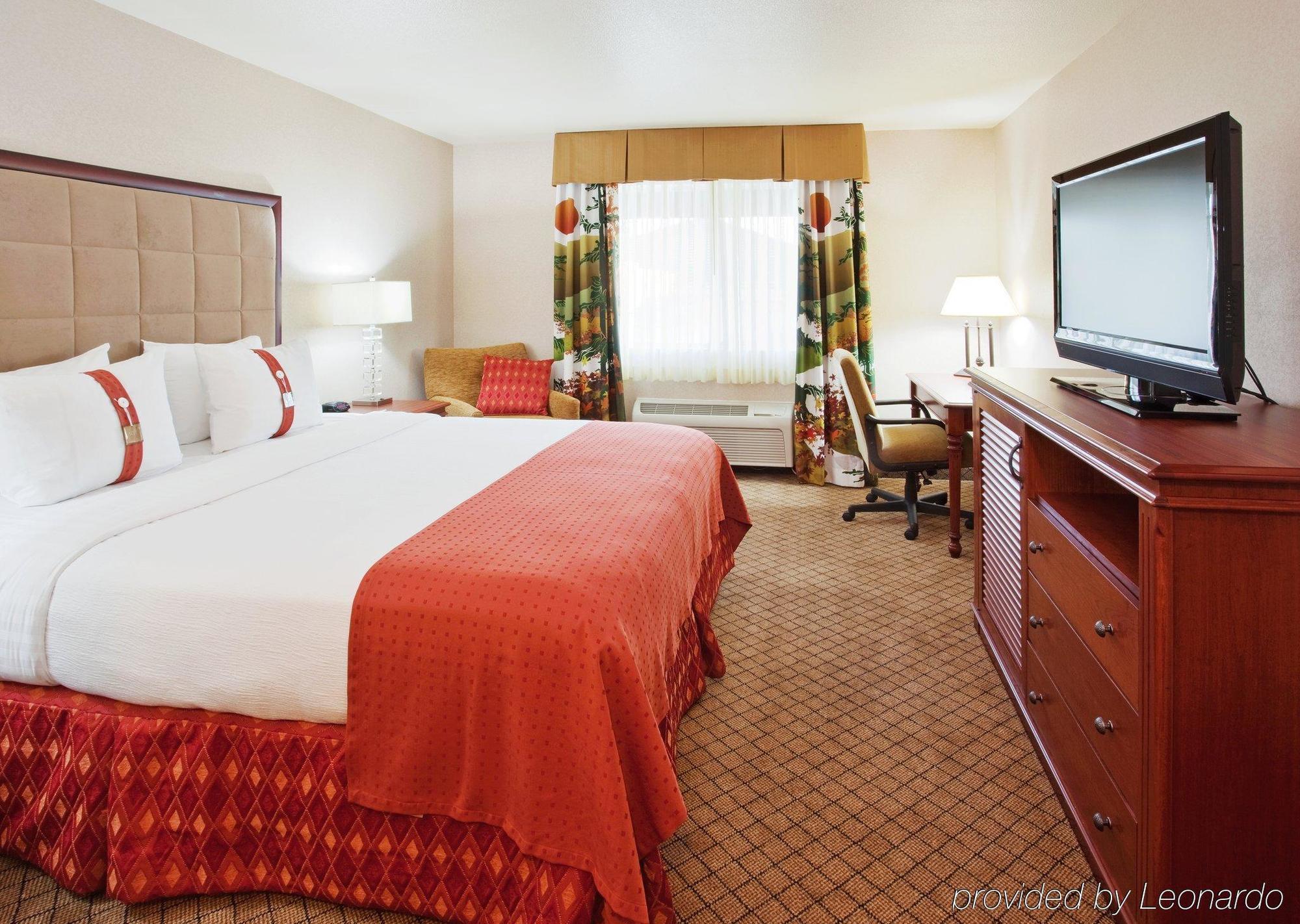 Holiday Inn Auburn By Ihg Bagian luar foto