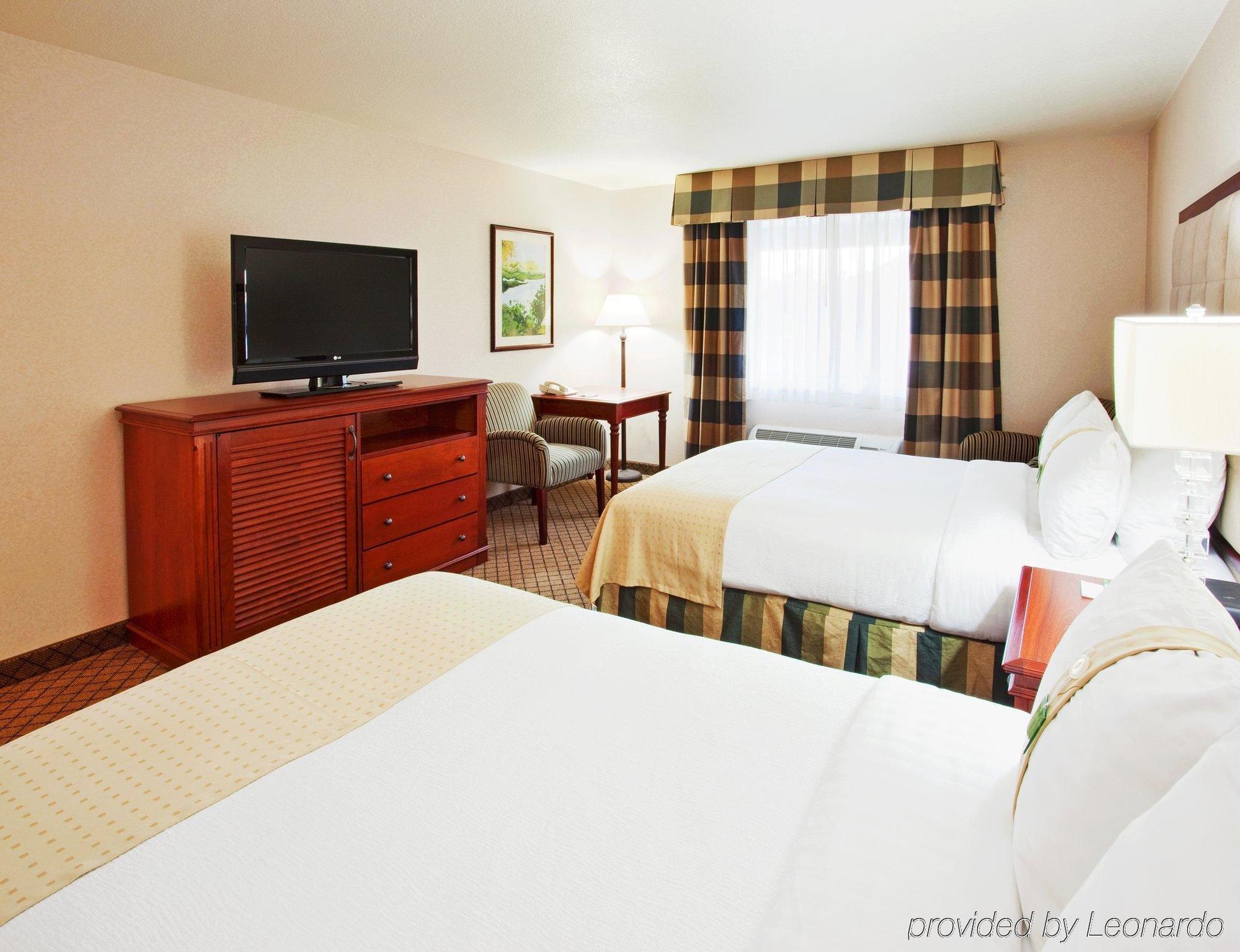 Holiday Inn Auburn By Ihg Bagian luar foto